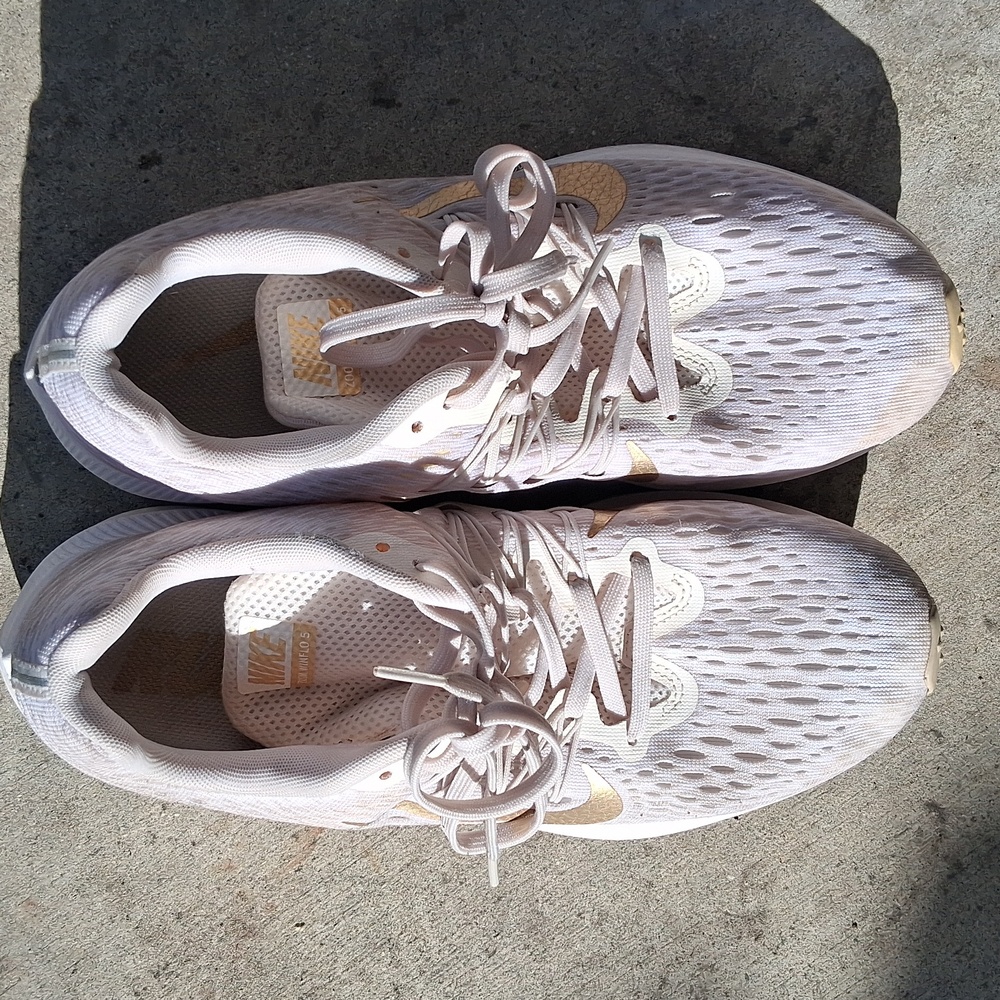 Nike Women's Zoom Winflo 5 Running Shoe - Picture 4 of 9